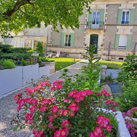 La Metairie Au Milieu Des Vignes Lägenhet Réaux Exteriör bild