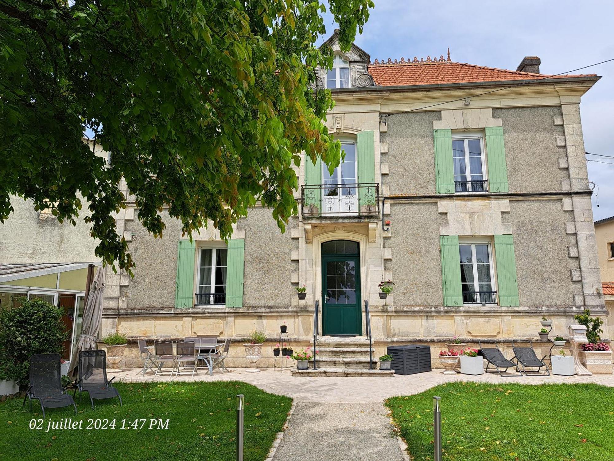 La Metairie Au Milieu Des Vignes Lägenhet Réaux Exteriör bild